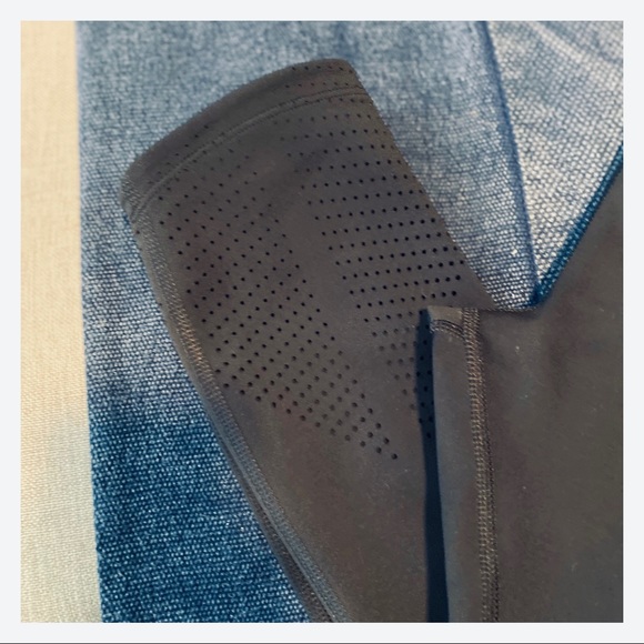 Nike Capri Leggings SZ MED - Picture 3 of 3